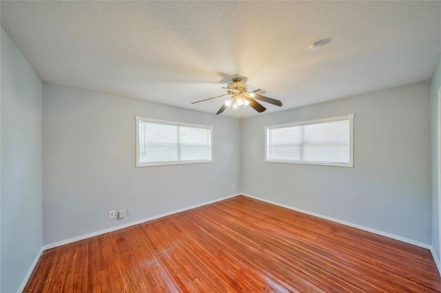 726 Skylark Road, Pasadena, TX 77502