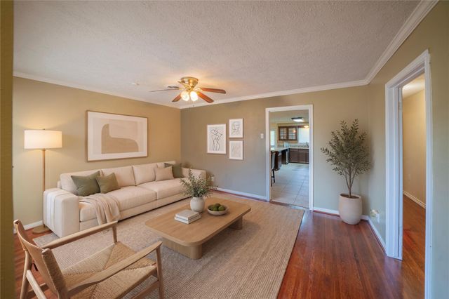 726 Skylark Road, Pasadena, TX 77502
