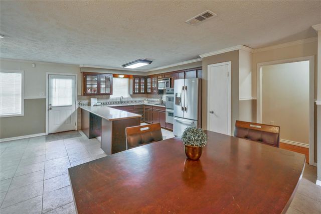 726 Skylark Road, Pasadena, TX 77502