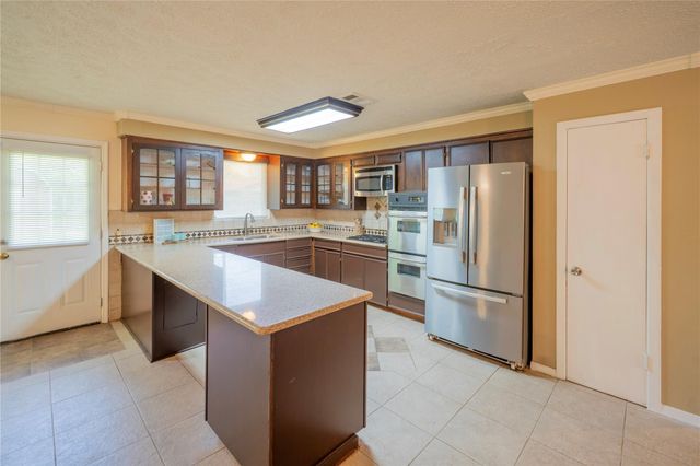 726 Skylark Road, Pasadena, TX 77502