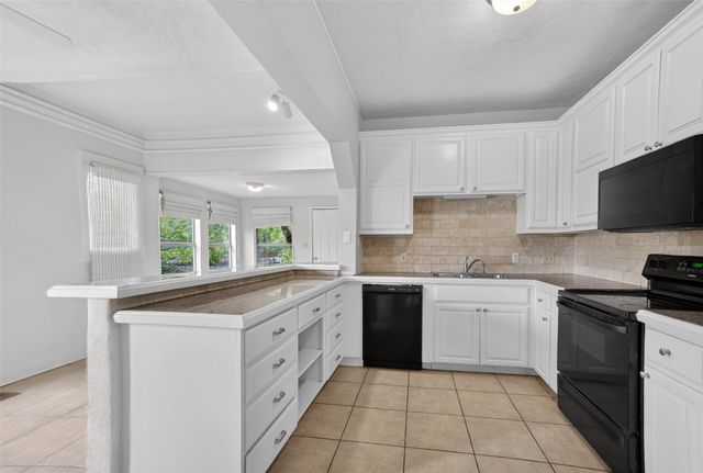2601 S University Drive, Fort Worth, TX 76109