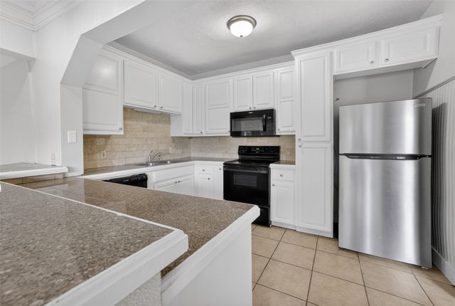 2601 S University Drive, Fort Worth, TX 76109