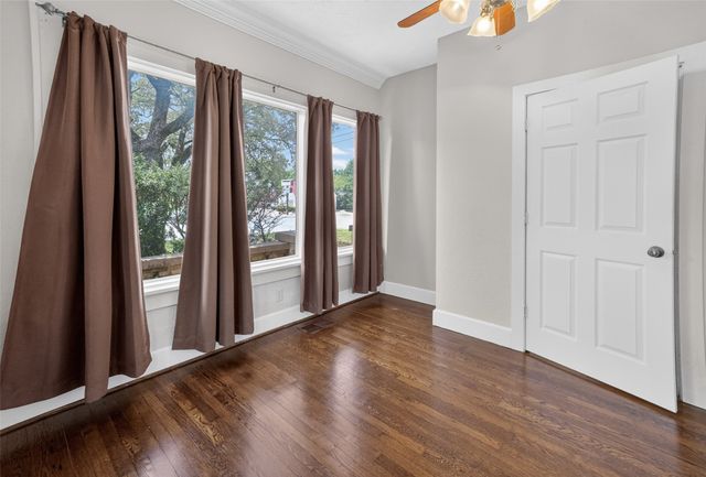 2601 S University Drive, Fort Worth, TX 76109