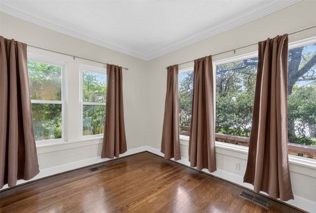 2601 S University Drive, Fort Worth, TX 76109