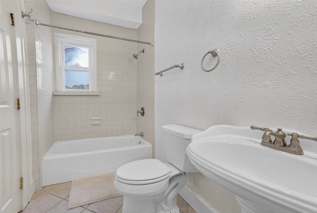 2601 S University Drive, Fort Worth, TX 76109
