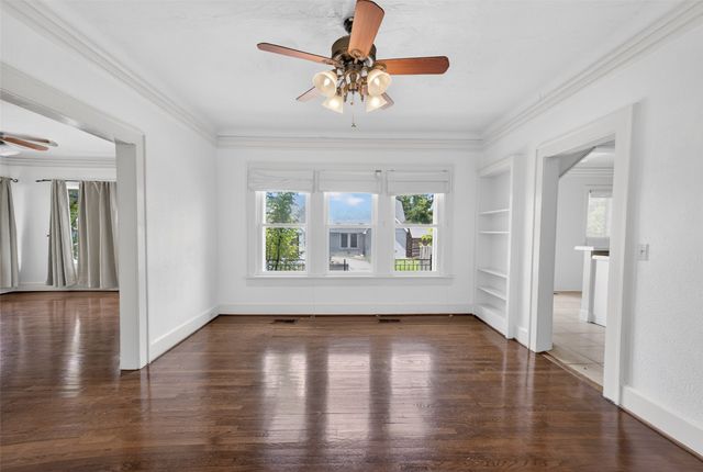 2601 S University Drive, Fort Worth, TX 76109