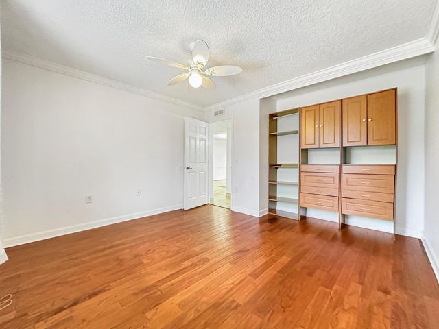 2761 Village Boulevard 306, West Palm Beach, FL 33409