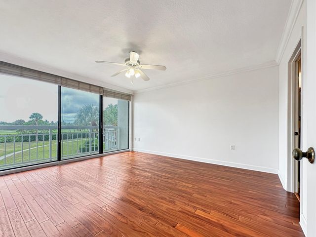 2761 Village Boulevard 306, West Palm Beach, FL 33409
