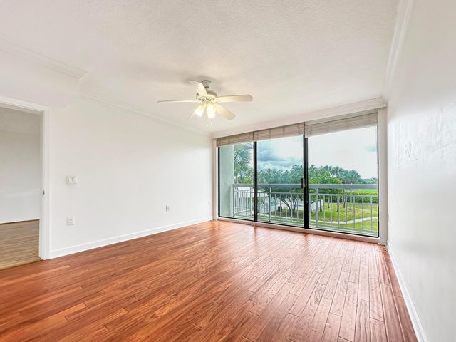 2761 Village Boulevard 306, West Palm Beach, FL 33409