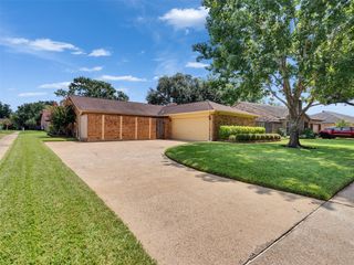 4926 Gleneagles Drive N, Houston, TX 77084