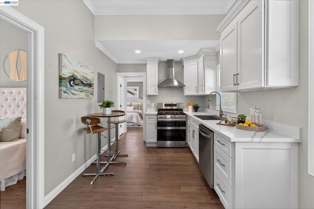 1813 Minturn St, Alameda, CA 94501