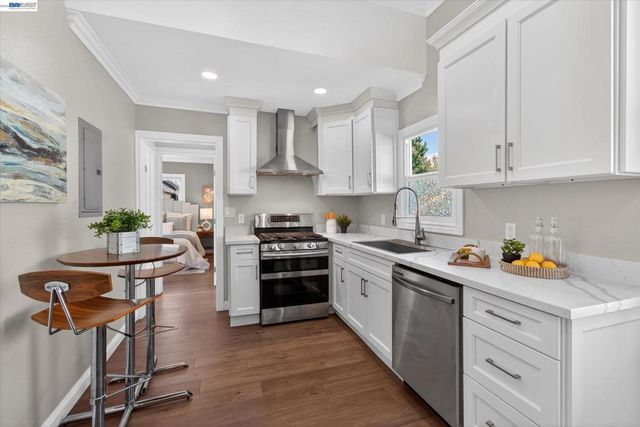 1813 Minturn St, Alameda, CA 94501