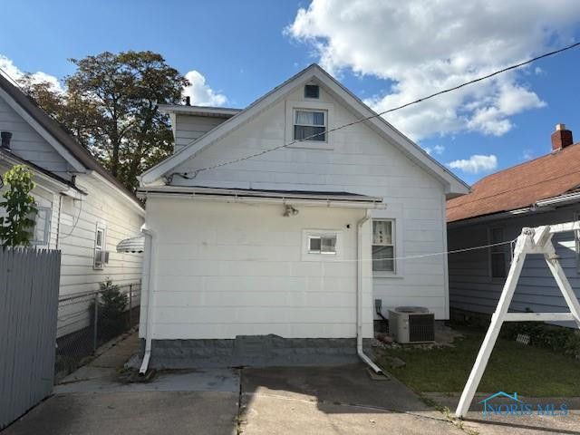 908 Coventry Avenue, Toledo, OH 43607