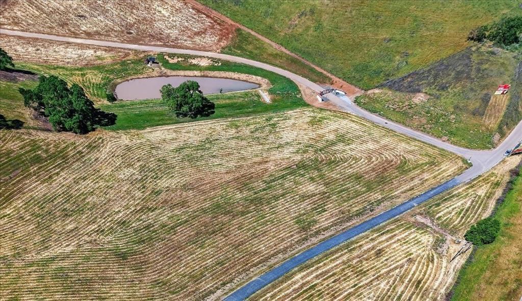 Image 3 of property listing at Pacheco Pass Hwy, Hollister, CA 95023