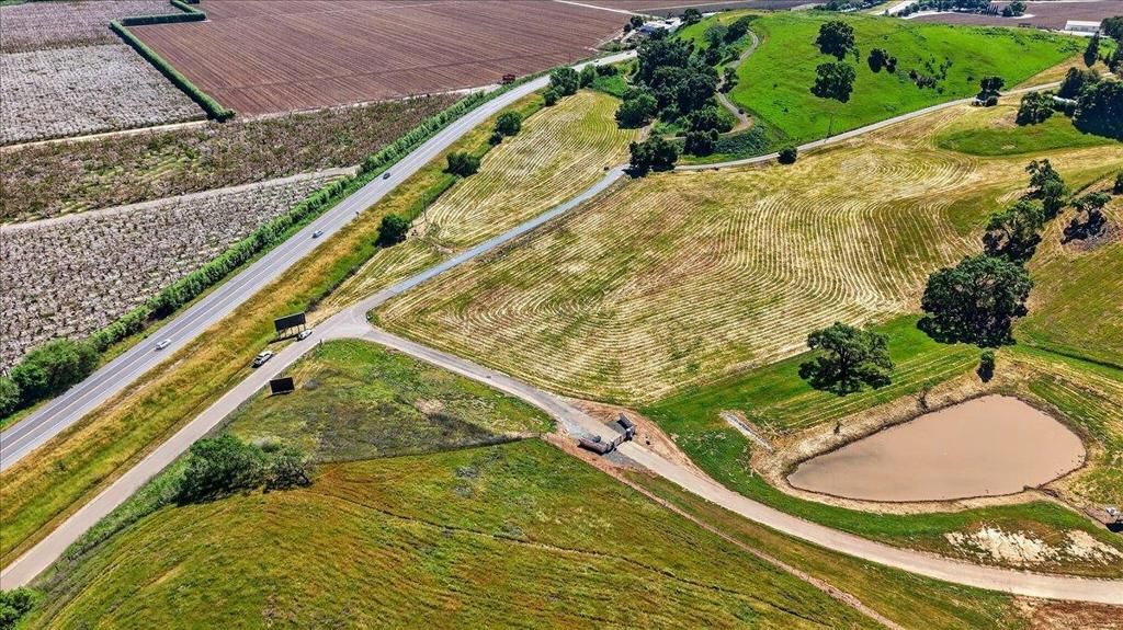 Image 6 of property listing at Pacheco Pass Hwy, Hollister, CA 95023