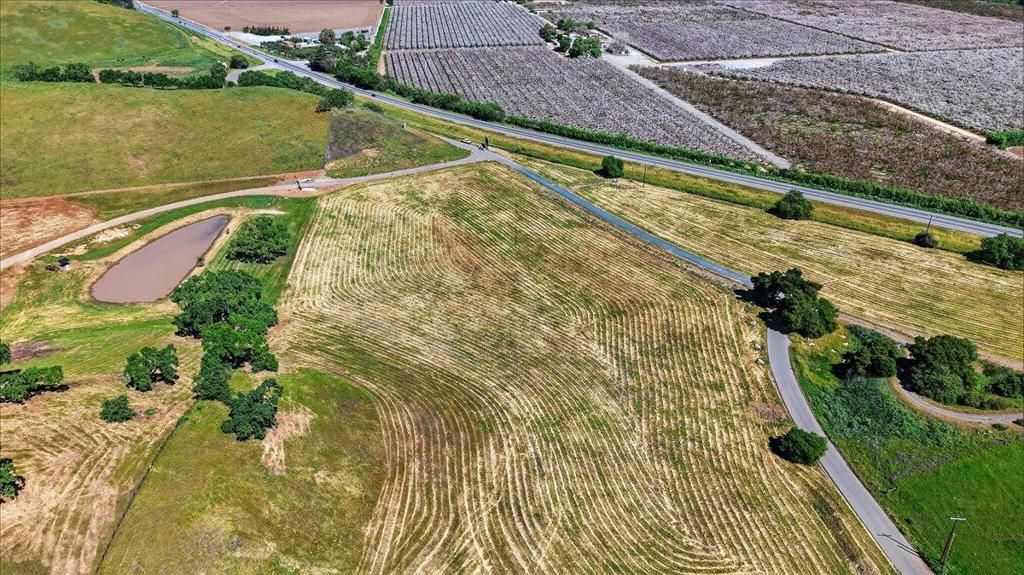 Image 9 of property listing at Pacheco Pass Hwy, Hollister, CA 95023