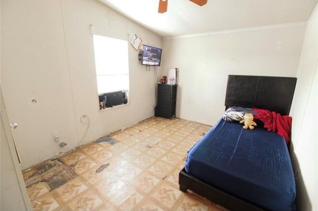 37 County Road 3479j, Cleveland, TX 77327