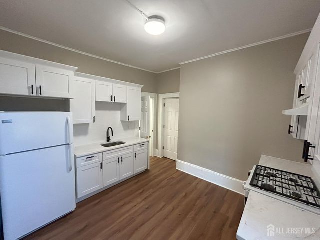 88 Harvey Street 4, New Brunswick, NJ 08901