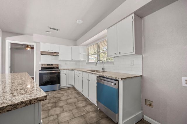 6138 Kenilwood Drive, Houston, TX 77033