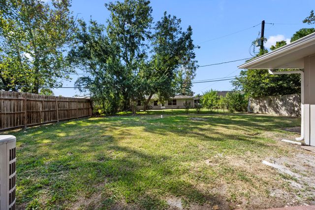 6138 Kenilwood Drive, Houston, TX 77033