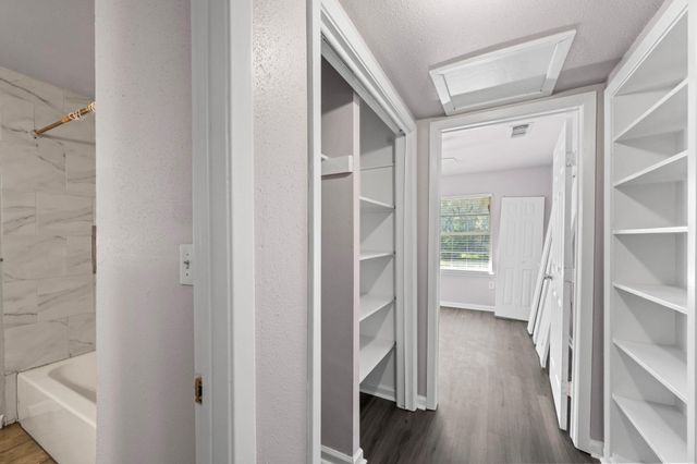 6138 Kenilwood Drive, Houston, TX 77033