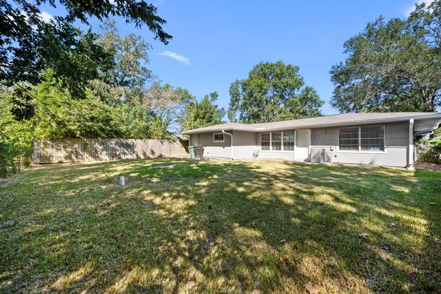6138 Kenilwood Drive, Houston, TX 77033