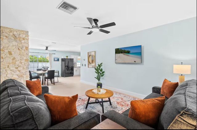 304 SE 4th Street, Dania Beach, FL 33004