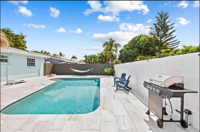 304 SE 4th Street, Dania Beach, FL 33004