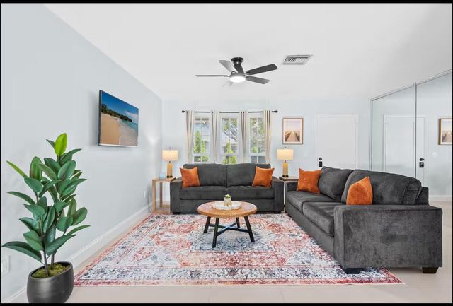 304 SE 4th Street, Dania Beach, FL 33004