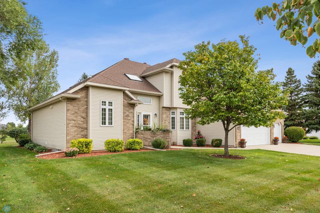 4902 Rose Creek Parkway S, Fargo, ND 58104