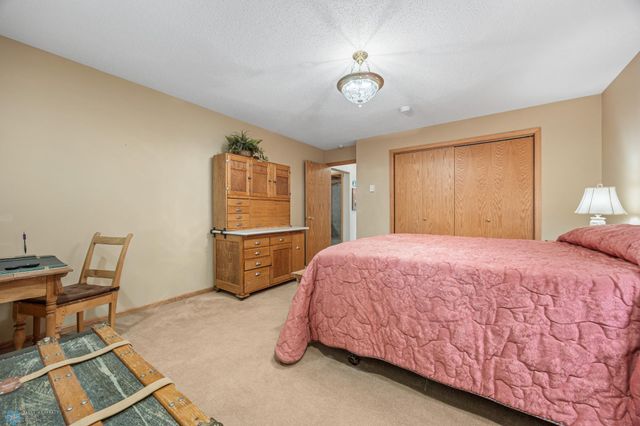 4902 Rose Creek Parkway S, Fargo, ND 58104