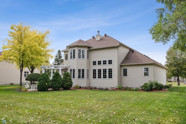 4902 Rose Creek Parkway S, Fargo, ND 58104