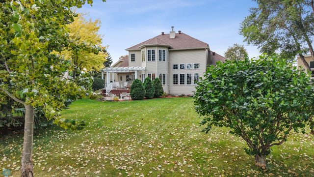 4902 Rose Creek Parkway S, Fargo, ND 58104