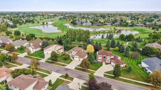 4902 Rose Creek Parkway S, Fargo, ND 58104