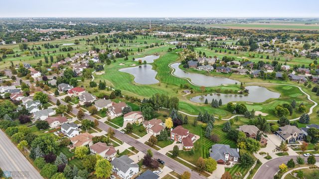 4902 Rose Creek Parkway S, Fargo, ND 58104