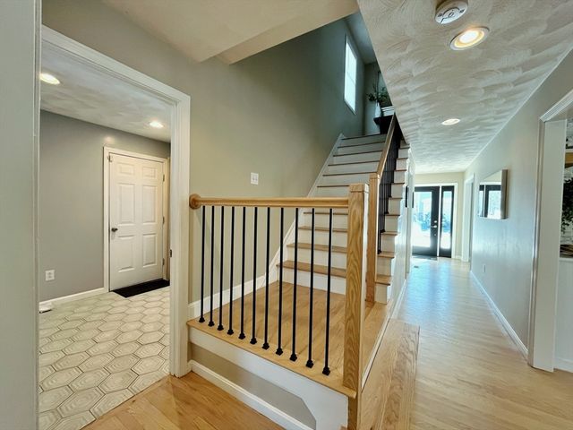 16 Ferris Rd, Lynn, MA 01904