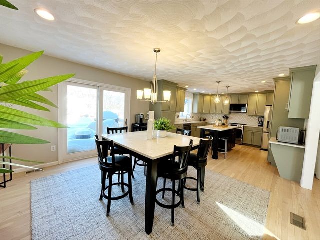 16 Ferris Rd, Lynn, MA 01904