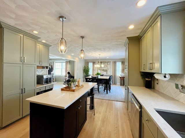 16 Ferris Rd, Lynn, MA 01904