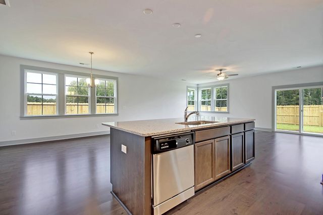 4900 Huckleberry Ln., Conway, SC 29526