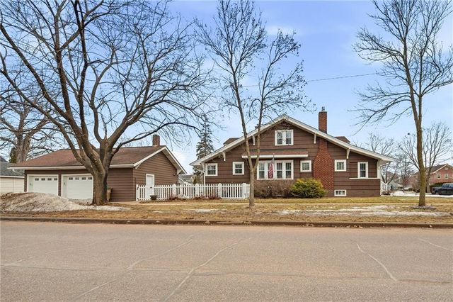 724 Dover Street, Chippewa Falls, WI 54729