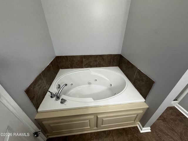 201 Pavilion Street, Lafayette, LA 70507