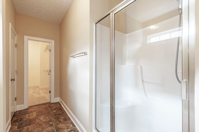 1084 N McMahan Dr, Gallatin, TN 37066