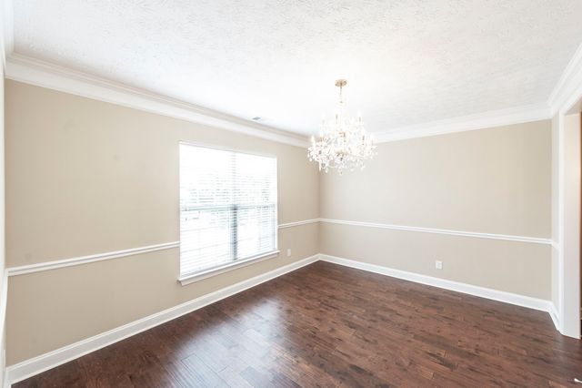 1084 N McMahan Dr, Gallatin, TN 37066