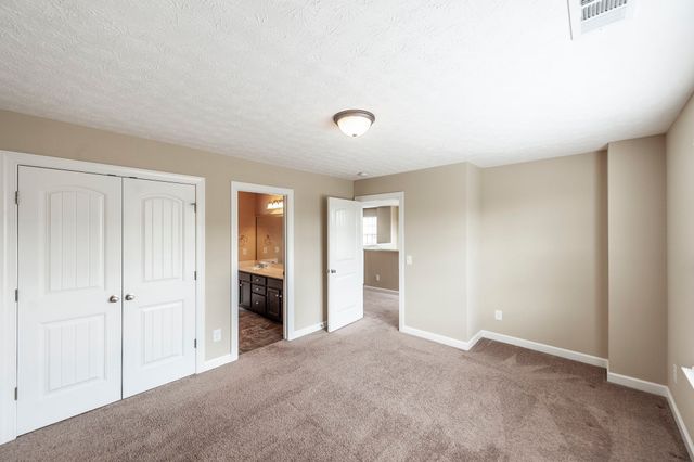 1084 N McMahan Dr, Gallatin, TN 37066