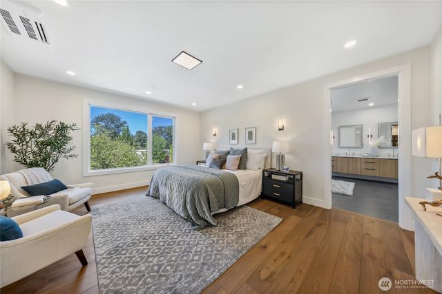 10204 NE 43rd Street, Kirkland, WA 98033