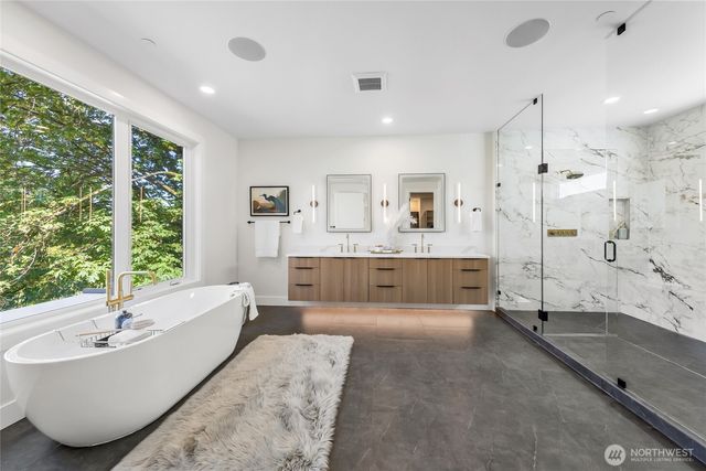 10204 NE 43rd Street, Kirkland, WA 98033