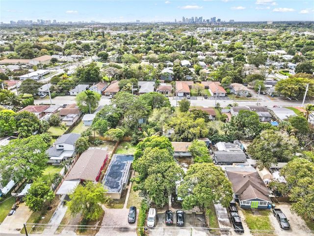 898 NE 39th St, Oakland Park, FL 33334