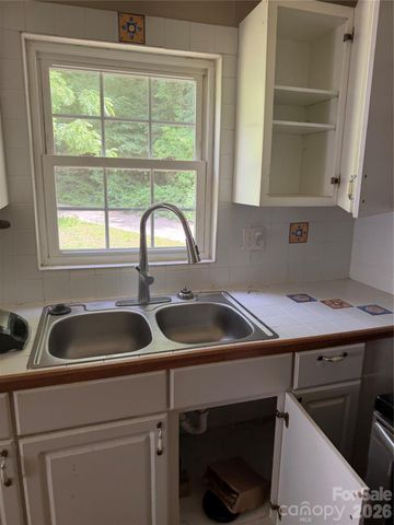 21 Old Post Office Drive, Marion, NC 28752
