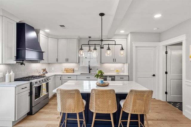 9 Whitwell Place, Newport, RI 02840