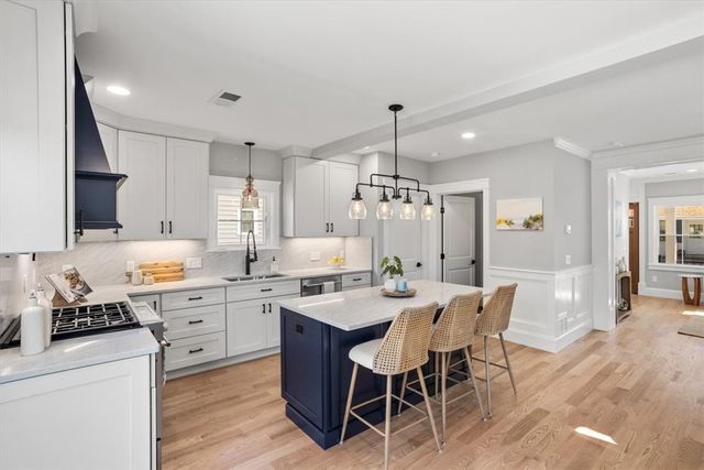 9 Whitwell Place, Newport, RI 02840